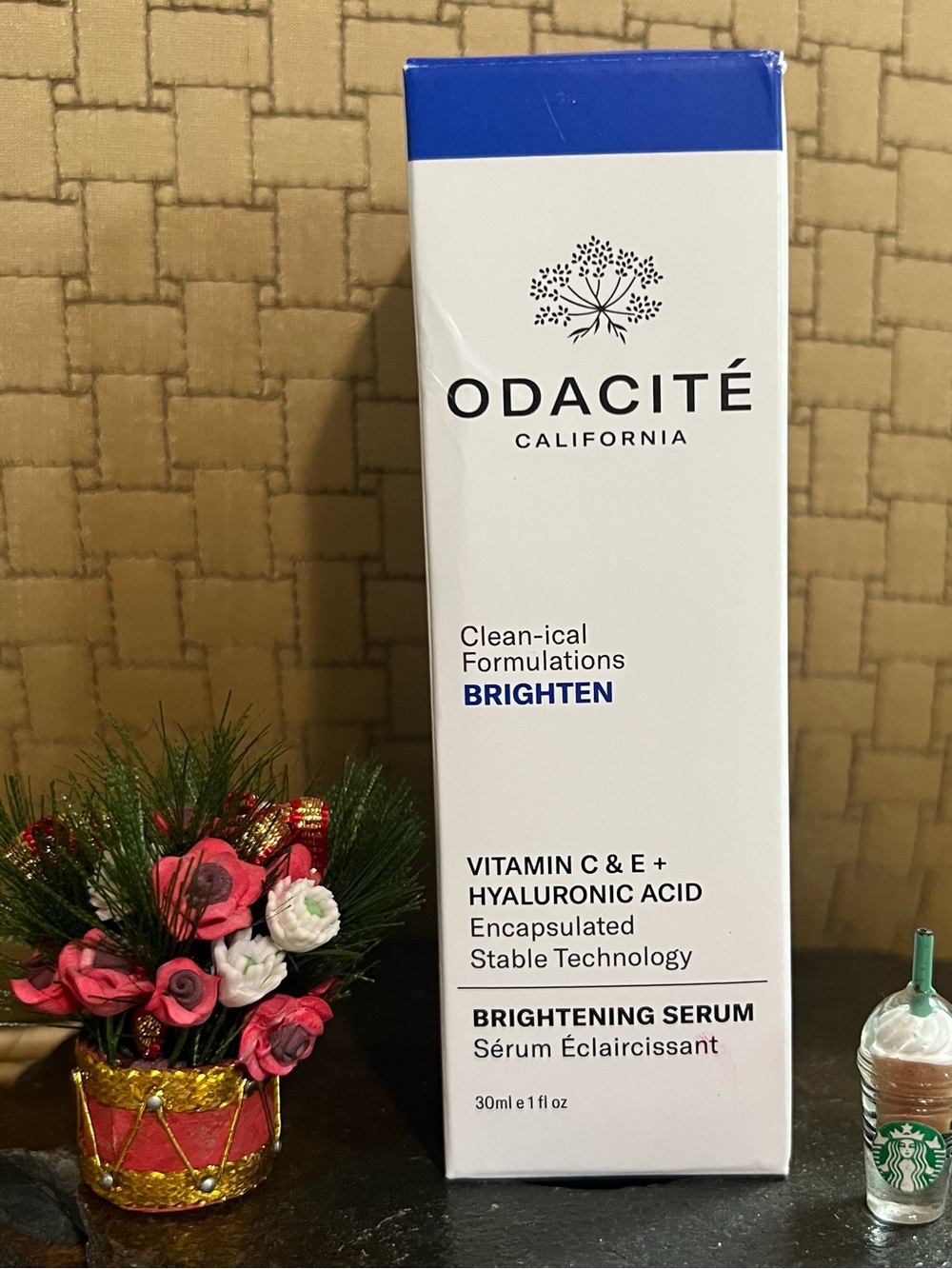 ODACITE Brightening Serum Vitamin C & E + Hyaluronic Acid (brand new in the box